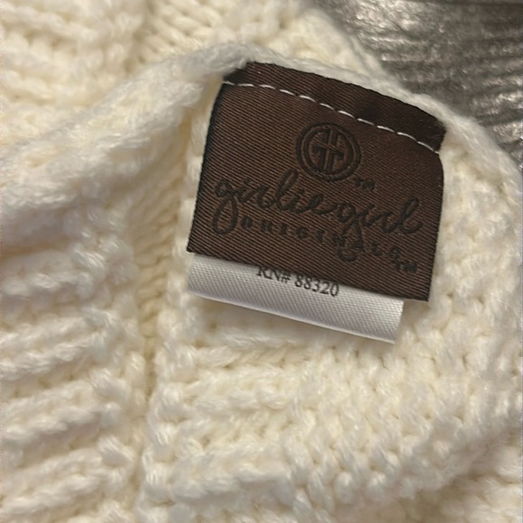 C.C. Brands Women's Cream with Leopard Print Cuff Knit Beanie - Picture 2 of 9